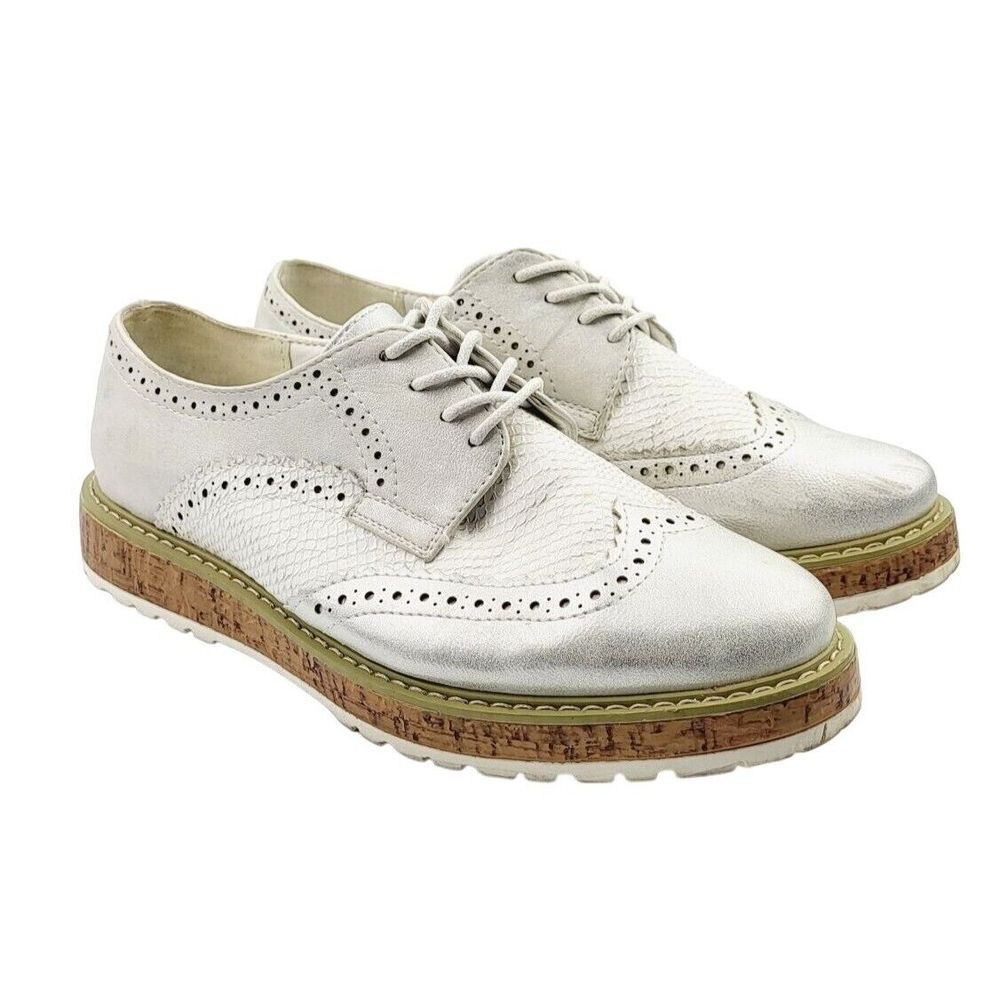 Miss Liberto Silver Wingtip Shoes - Size 37/US‎ 6.5